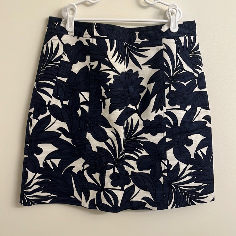 Ann Taylor pencil skirt size 8